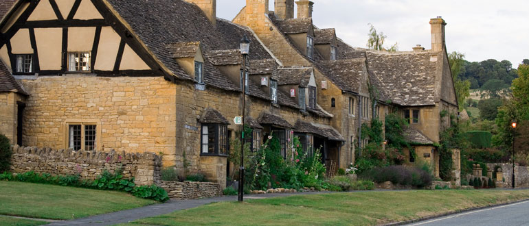 Dog friendly bed & breakfasts in the Cotswolds